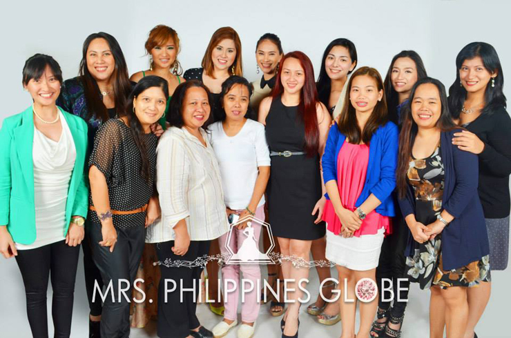 Mrs. Philippines Globe with representatives of Mommy Bloggers Philippines