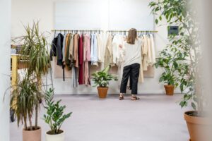 Ensuring People Stay In Your Store Longer | Mom On Duty